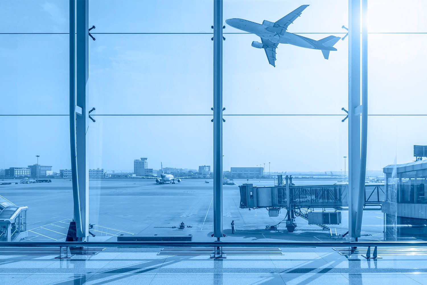 Adnan Menderes Havalimanı Araç Kiralama: Konforlu ve Hızlı Seyahat İçin İpuçları