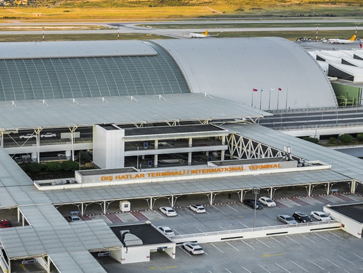 İzmir Internationaler Terminal des Flughafens Izmir Adnan Menderes (ADB)